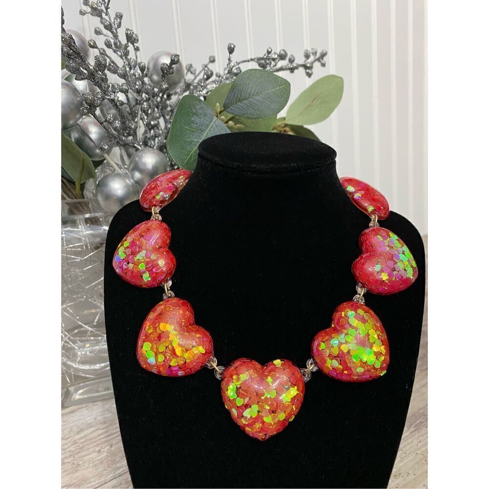 Urban Outfitters Confetti Hearts Acrylic Necklace ❤️